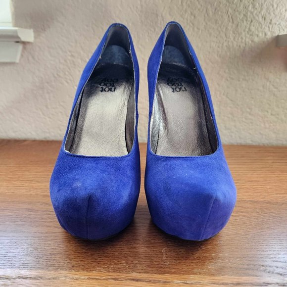 Not Too Coy Blue Suede Platform Pumps - Size 5 - Picture 2 of 5